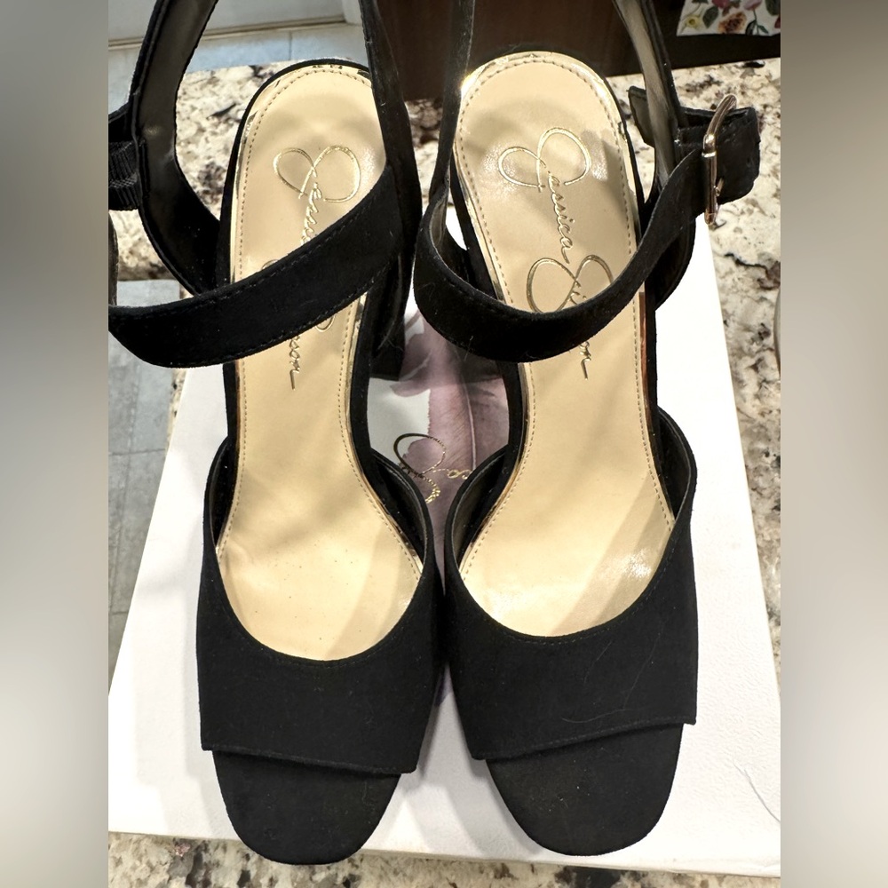 Jessican Simpson JP Paurie Heels - black microsuede
Brand new, size 8.5